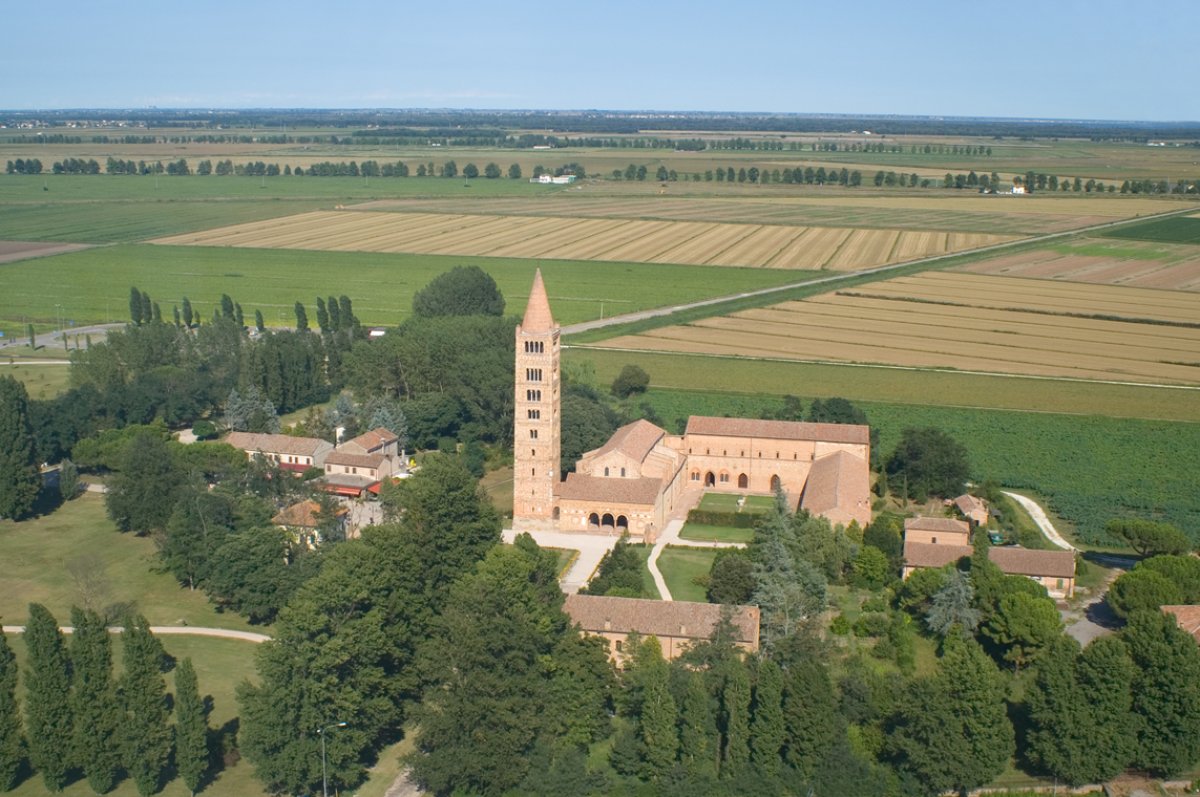 abbazia_di_pomposa_large